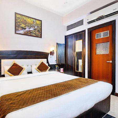 Merit Hotel Agra  Ngoại thất bức ảnh