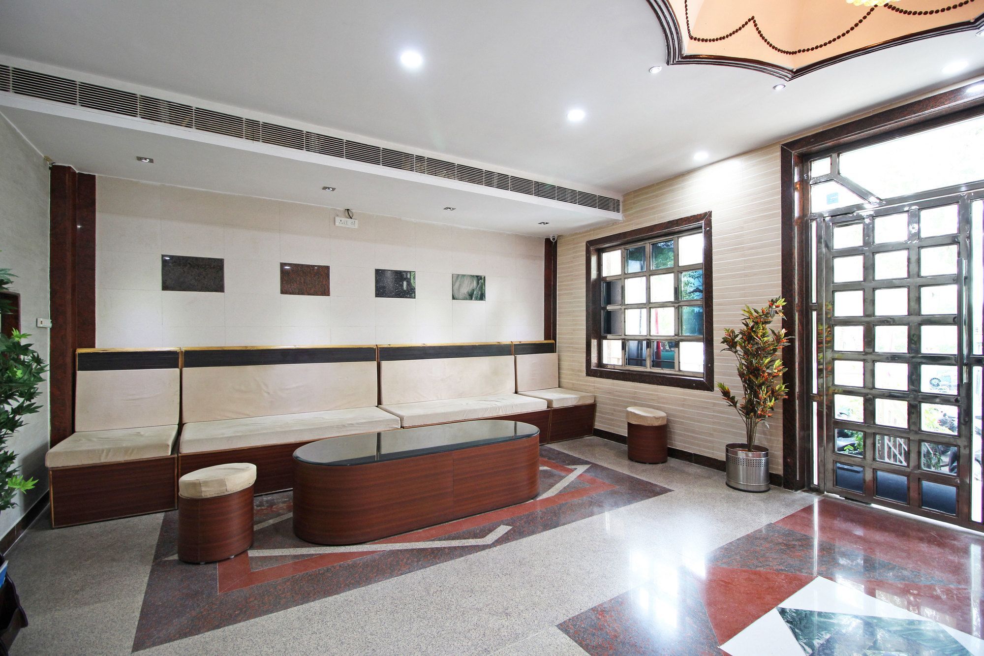 Merit Hotel Agra  Ngoại thất bức ảnh